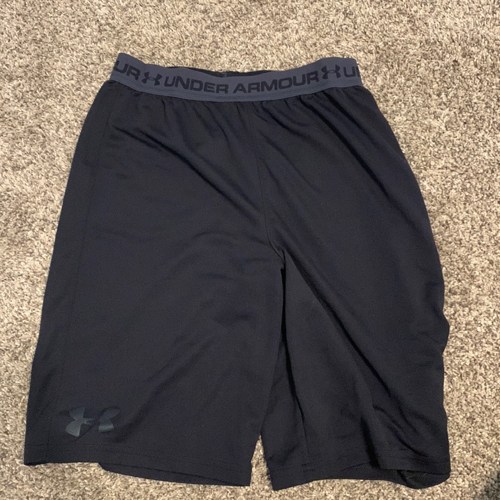 Under Armour Youth Xl athletic shorts.